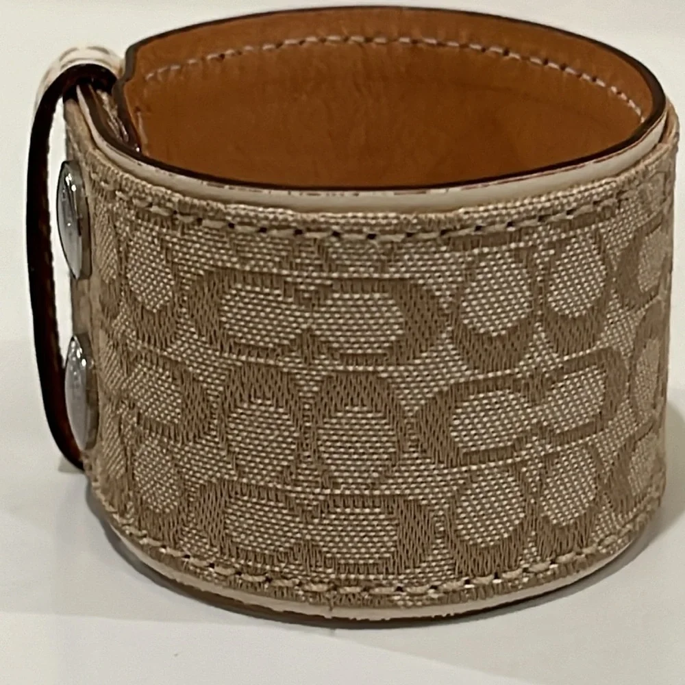 COACH :: WRAP BRACELET